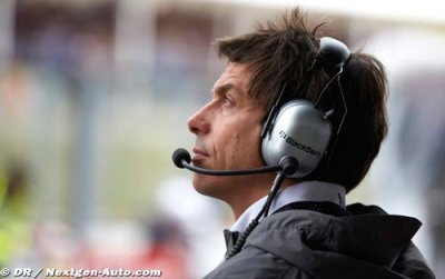 Toto Wolff défend la stratégie de Mercedes