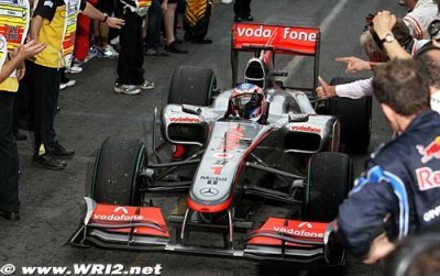 No more ’Bore-rain’ as Button wins Australian thriller
