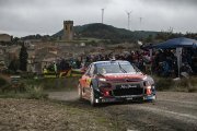 Loeb gagne en Espagne devant Ogier, Neuville perd gros