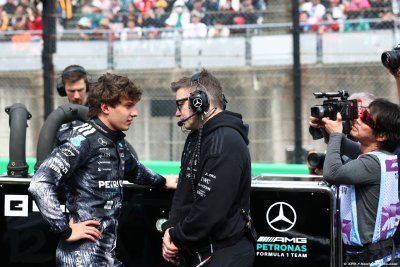 Kubica warns Antonelli over social media as Leclerc steps back