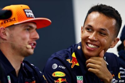 Tost voit plusieurs points communs entre Albon et Verstappen