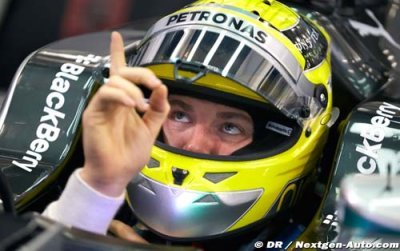 Rosberg surmonte une panne moteur sur sa Mercedes
