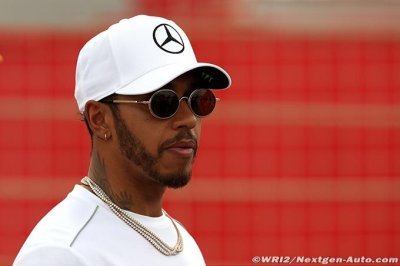Mercedes agrees two-year contract extension with Lewis Hamilton