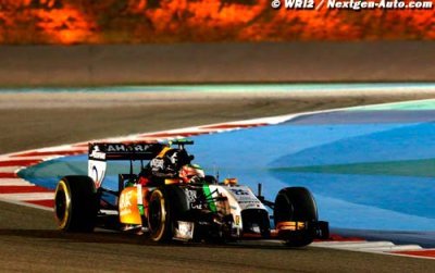 Sergio Perez visera le podium en course