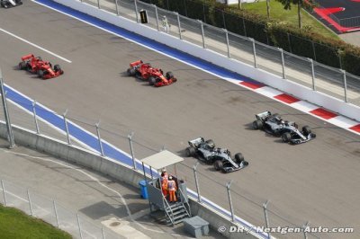 Hamilton ’surprised’ by Ferrari team orders stance