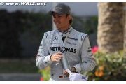 Rosberg wants to stay at eye-level with Schumacher