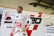 Magnussen arrive avec un jour de retard à Interlagos