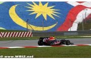 Engine problem for Webber in second practice