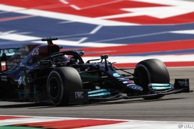 Mercedes F1 ne bascule pas entre ’folie et dépression’ concernant sa W12