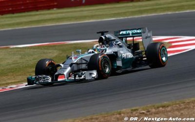 Lewis Hamilton wins dramatic British Grand Prix