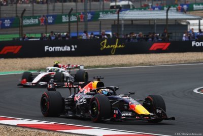 Alesi défend Verstappen et pointe un règlement F1 qui bride les meilleurs pilotes