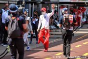 Leclerc : Ce n'était pas la boîte mais un problème à l'arrière gauche