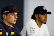 Wolff n'est pas contre une guerre des mots entre Hamilton et Verstappen