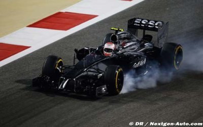 Sortie de piste pour Kevin Magnussen