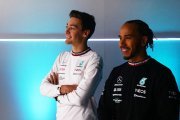 Hamilton et Russell jugent 'inspirant' le dévouement de Mercedes F1