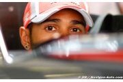 Lewis Hamilton denies moving to Mercedes a risk