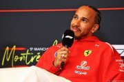'Habitez-vous à cela' : Hamilton répond sèchement aux rumeurs de retraite