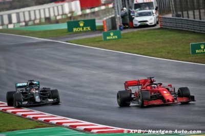 Vettel, sur le podium, aurait bien voulu tenter les slicks&nbsp;!