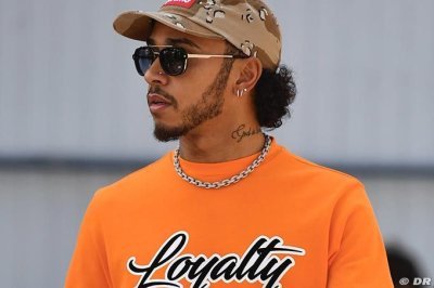 Grâce à sa collaboration avec Tommy Hilfiger, Hamilton communique mieux avec ses ingénieurs en F1