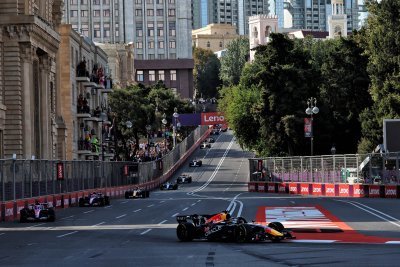 Verstappen est heureux d’une ’bonne course’ malgré une défaite pour 2 dixièmes