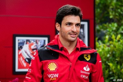 Sainz ne blâme pas Mekies de partir de Ferrari