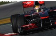 McLaren on top in first practice