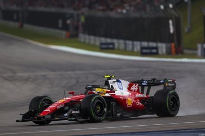 Hamilton dénonce les critiques contre Ferrari&nbsp;: ’McLaren a fait la même erreur’