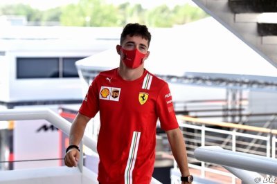 Leclerc explique pourquoi il a piloté deux tours sans harnais