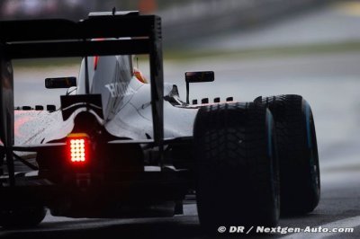 Button et Alonso critiquent les officiels de la F1