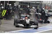 Mercedes pit crew fastest in 2010 - analysis