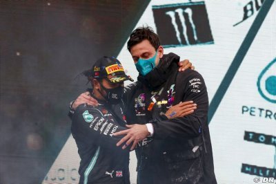 Official: Mercedes F1 and Lewis Hamilton agree new contract for 2021