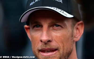 Button s’inquiète de la pollution à Singapour