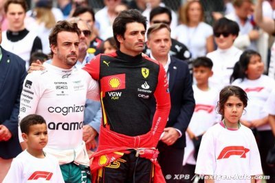 Sainz comprend l’Alonsomania alors que Ferrari souffre en F1