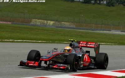 Free 1: Hamilton fastest in wet/dry first session in China