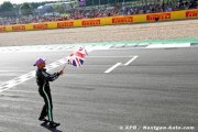 Hamilton ne savait pas que Verstappen était à l'hôpital lors des célébrations