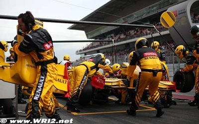Les arrêts aux stands version 2010 vus par Renault