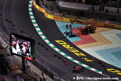 Russell&nbsp;: La F1 a beaucoup de choses à apprendre du weekend de Djeddah
