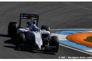 Susie Wolff to extend Williams deal