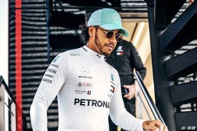 Hamilton rend hommage à Hubert et rappelle le danger du sport auto