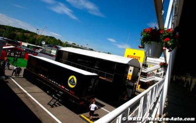 Lotus isolated as non-paying Renault team