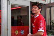 Leclerc dément considérer un départ de Ferrari
