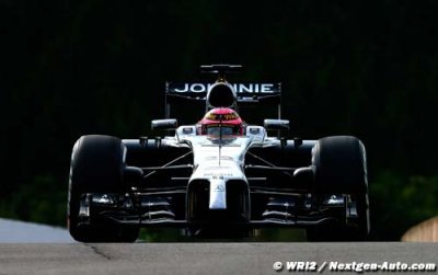 Button et Magnussen admiratifs devant l’Eau Rouge