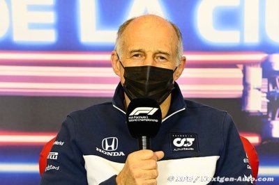 Albon takes on coaching role for Tsunoda