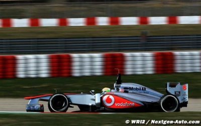 Catalunya, day 2: Perez puts McLaren on top