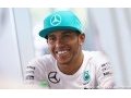Hamilton met la pression sur Ferrari et Renault