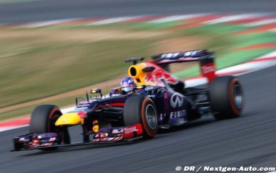 Mateschitz hints ’excellent’ Ricciardo to win Red Bull seat