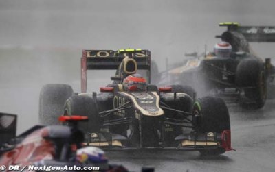Libres 1&nbsp;: Grosjean prend la tête sous la pluie