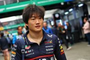 Red Bull ne tranche pas : Tsunoda avoue 'être nerveux' pour son avenir