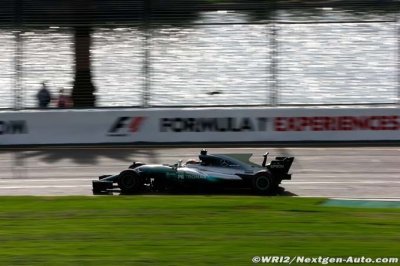 Hamilton en pole, Vettel en première ligne à Melbourne