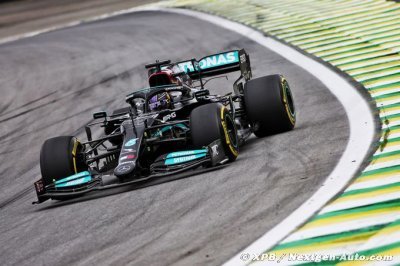 Hamilton qualifies first for Interlagos Sprint